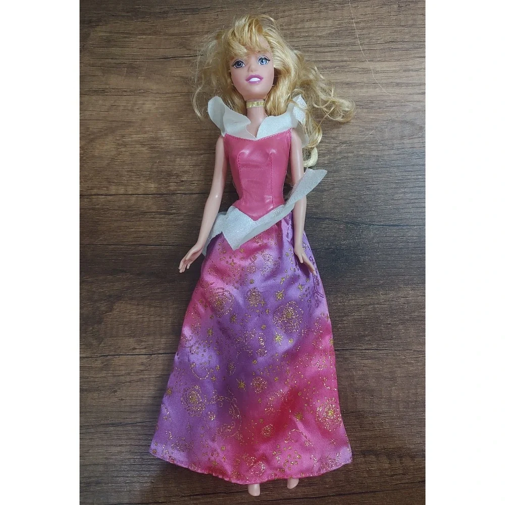Disney Sleeping Beaty Aurora Doll Pink And Purple Dress Purple Eyes D99